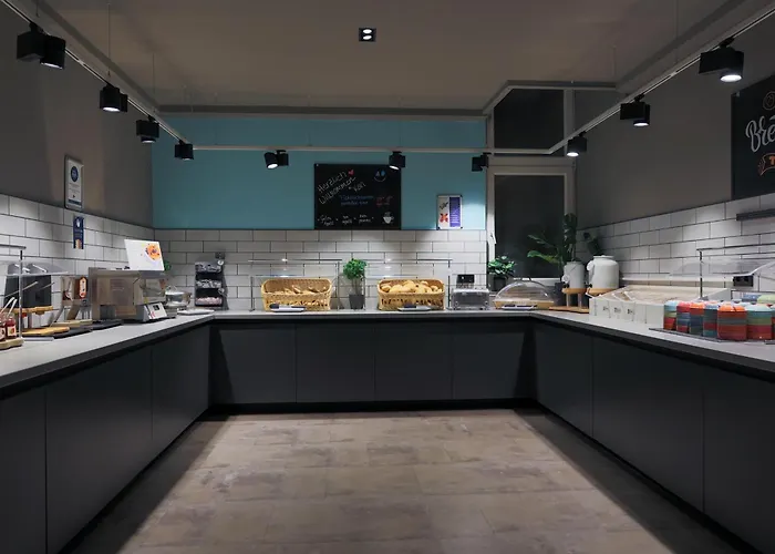 A&o Neumarkt Отель 2*