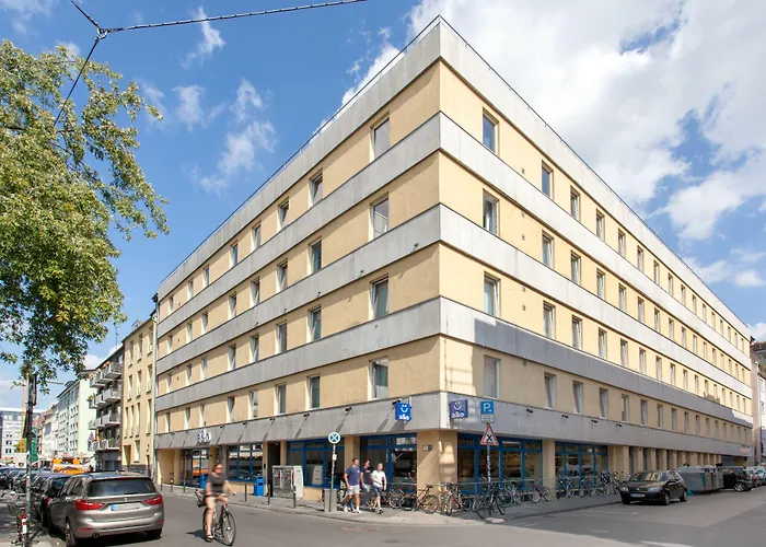 A&o Neumarkt Отель 2*