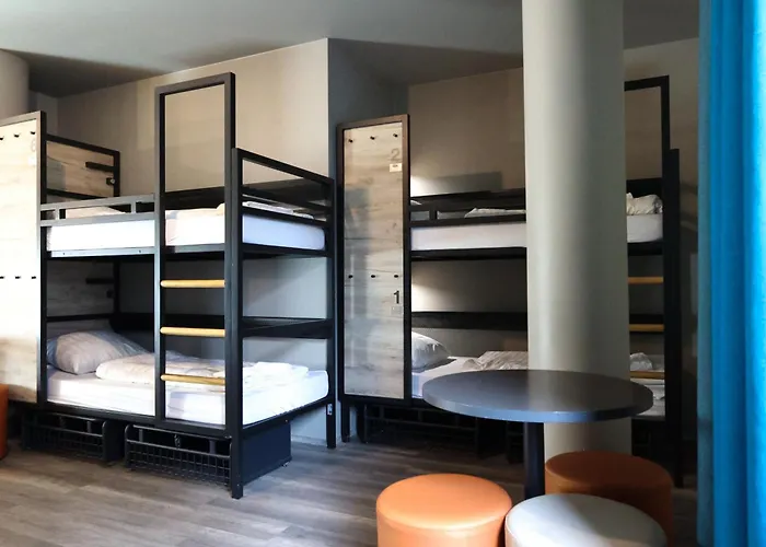 Otel A&o Neumarkt 2*