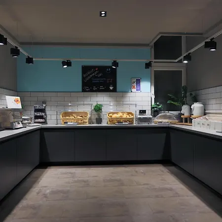 科隆诺伊马克特a&o经济型连锁酒店 酒店 2*