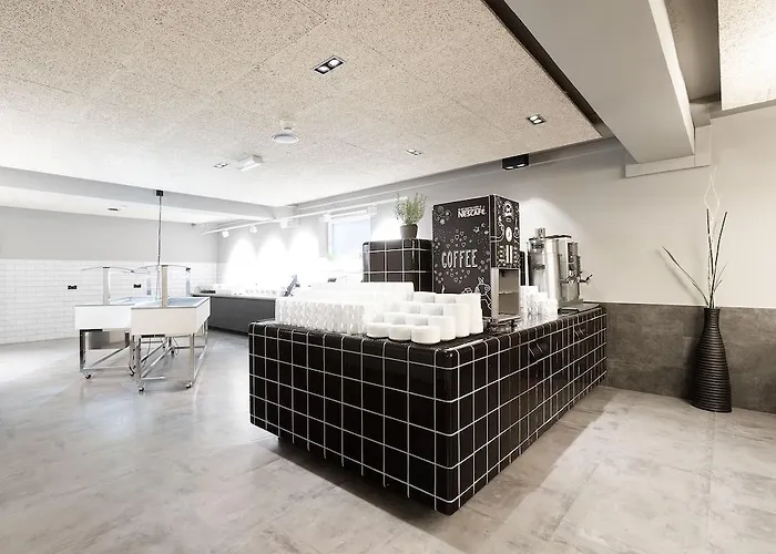 A&o Neumarkt Otel 2*