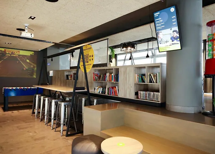 Otel A&o Neumarkt 2*